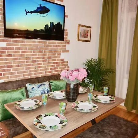 Dubois Apartments. Apartament *